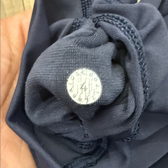 Lululemon Wunder Under Crop - Picture 8 of 9